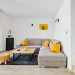 Maris Villa *